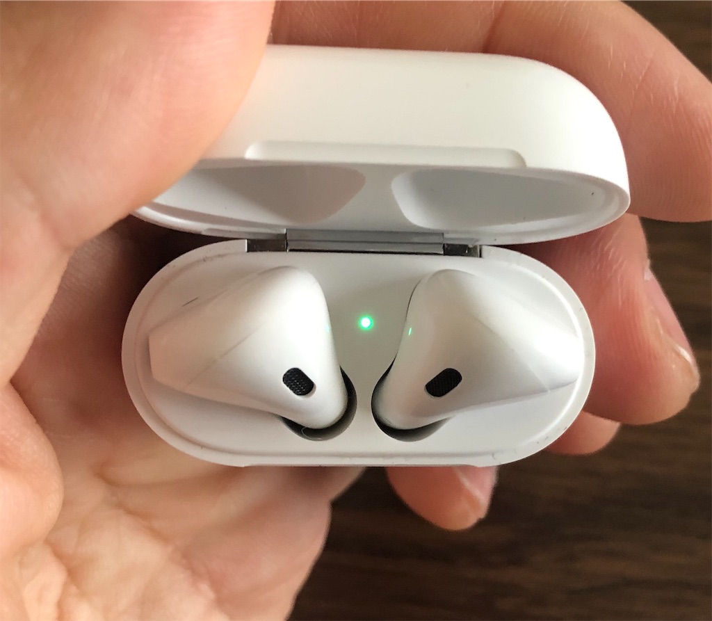 AirPods LED(緑)