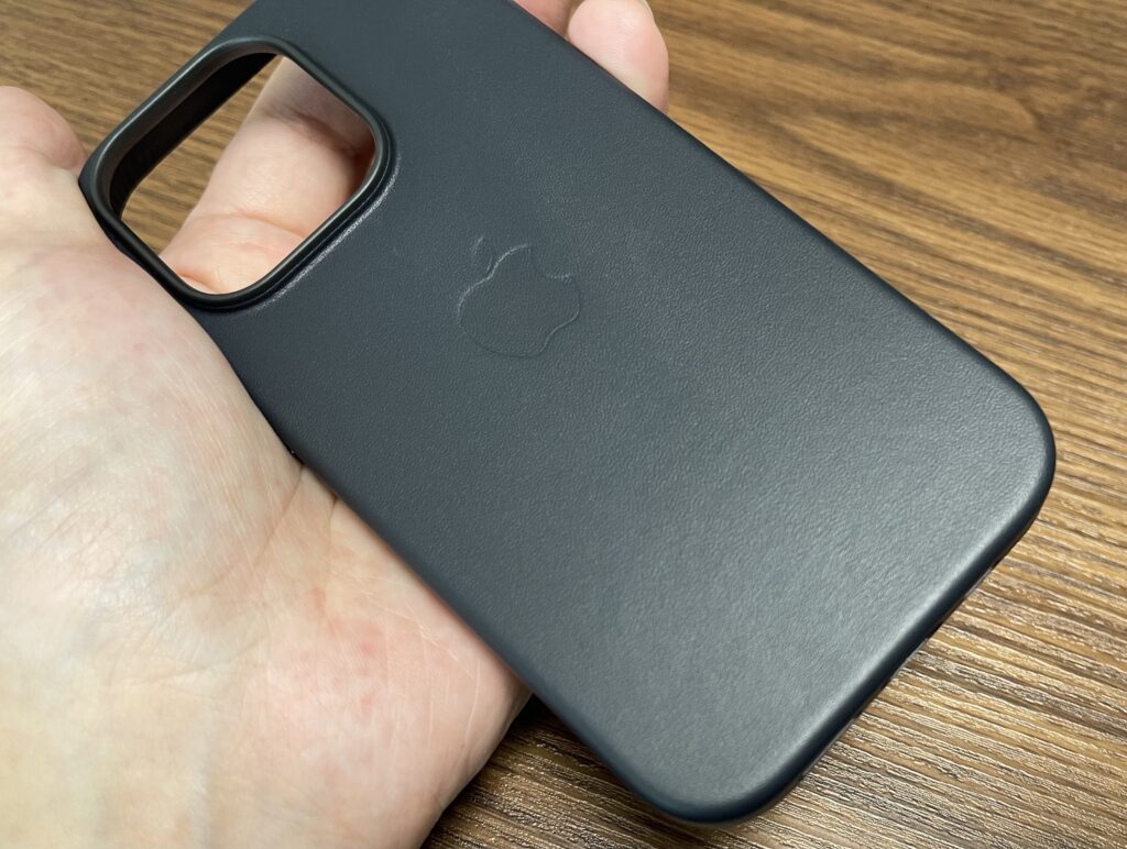iPhone14 Pro】Apple純正『MagSafe対応レザーケース』が届いたので 